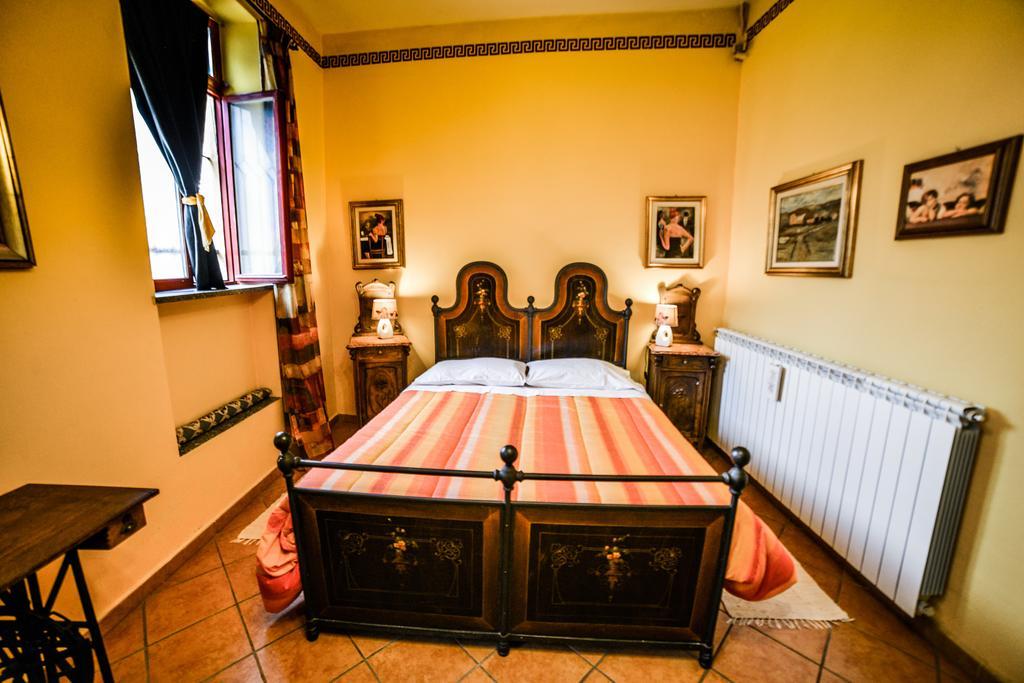 B&B La Casa Gialla Di Luca Mazze Exterior photo